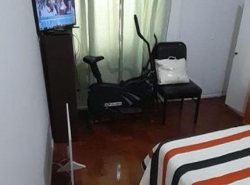 Departamento de 3 ambientes, Barrio Norte · Larrea y Paraguay - Tres Ambientes con Dependencia Al Frente con Balcon
