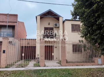 Casa · 143m² · 5 Ambientes · 2 Cocheras · Casa en Santo Tome - Lisandro de La Torre Al 2500