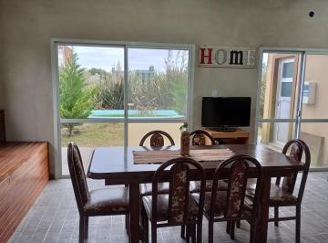 Casa · 120m² · 4 Ambientes · 1 Cochera · Casa de 2 Plantas a La Venta en El Barrio Domselaar Chico, San Vicente, Venta