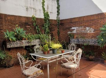 Casa · 209m² · 4 Ambientes · 2 Cocheras · Venta Paternal Casa 4 Ambientes Apto Crédito Coch