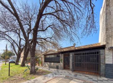 Casa · 103m² · 4 Ambientes · 1 Cochera · Venta - Casa 2 Dorm. con Patio y Parrillero - Barrio Belgrano, Rosario.