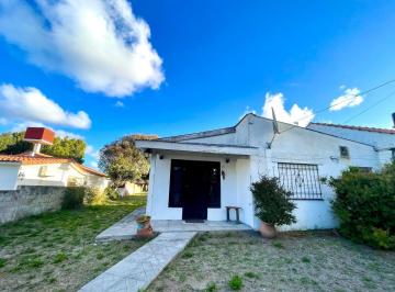 Casa · 678m² · 3 Ambientes · 1 Cochera · Casa Sola en El Lote en Venta en Mar del Tuyu a 100 Mtrs del Mar