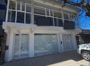 Local comercial · 400m² · 4 Ambientes · Local en Av Alvear 42