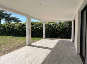 Casa · 228m² · 5 Ambientes · 3 Cocheras · Venta de Casa 5 Ambientes 4 Dorm. en Una Planta San Matias Escobar - Planta Baja a Estrenar