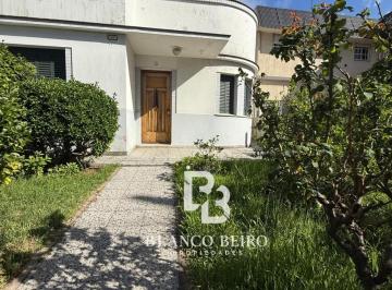 Casa de 4 ambientes, Quilmes · Vende Casa 3 Dorm. a Reciclar con Terreno Libre. Importante Lote, Muy Buena Ubicación.