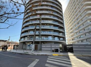Oficina comercial de 8 ambientes, Tres de Febrero · Alquiler de Oficina Comercial