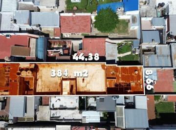 Terreno · 382m² · Lote 8,66 X 44,38 con Galpón y Departamentos a Refaccionar – Barracas