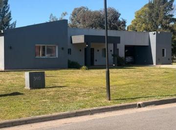Casa de 5 ambientes, La Plata · Alquiler Casa 5 Ambientes Barrio La Victoria Polo Country Club La Plata