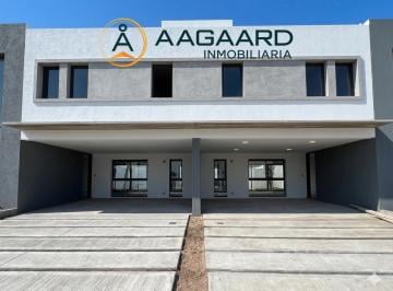 PH · 157m² · 4 Ambientes · 2 Cocheras · Prados de Manantiales Duplex en Venta 3 Dorm 3 Baños - Excelente Ubicación!
