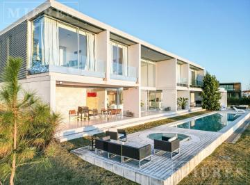 Casa · 890m² · 10 Ambientes · 2 Cocheras · Casa en Venta en El Golf, Sobre Lote Al Lago Central. Nordelta