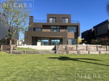 Casa · 520m² · 7 Ambientes · 2 Cocheras · Casa en Venta en El Yacht, Nordelta