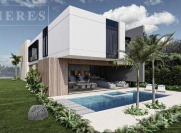 Casa · 1112m² · 7 Ambientes · 2 Cocheras · Casa en Venta en Obra en Barrio Los Puentes