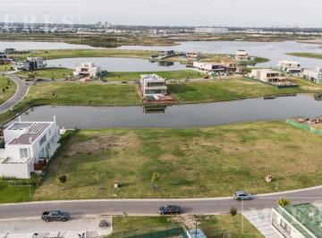 Terreno · 907m² · Lote Al Lago Central en Los Puentes, Nordelta