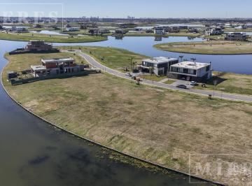 Terreno · 1000m² · Lote en Venta en El Barrio Los Puentes, Nordelta
