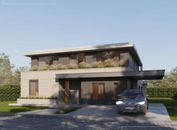 Casa · 298m² · 5 Ambientes · Casa en Construcción en El Barrio Carpinchos, Nordelta