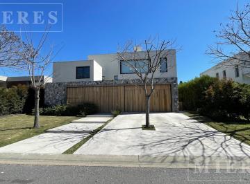Casa · 500m² · 8 Ambientes · 2 Cocheras · Excelente Casa Al Lago en Venta El Golf, Nordelta