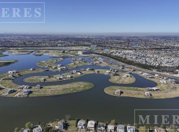 Terreno · 947m² · Lote en Venta en El Barrio Los Puentes, Nordelta