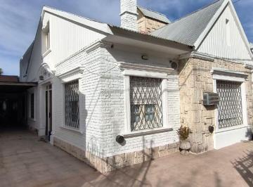 Casa · 350m² · 12 Ambientes · 3 Cocheras · Venta Casa 5 Dorm. Barrio Juniors - Cordoba