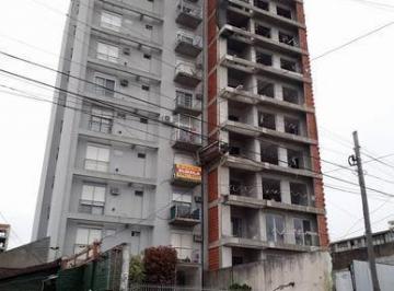 Departamento · 46m² · 2 Ambientes · 1 Cochera · Departamento en Sarandi