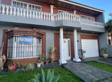 Casa de 5 ambientes, Berazategui · Casa con 4 Dorm. en Berazategui