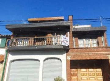 Casa · 400m² · 4 Dormitorios · 3 Cocheras · Venta Excelente Chalet en 2 Ptas + Local Comercial Playa Grande Alem