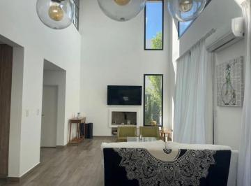 Casa · 284m² · 6 Ambientes · 1 Cochera · Casa en Venta en Castaños, Nordelta, Tigre