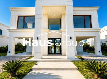 Casa de 5 ambientes, Ezeiza · Casa en Venta Fondo a La Laguna Terralagos Canning