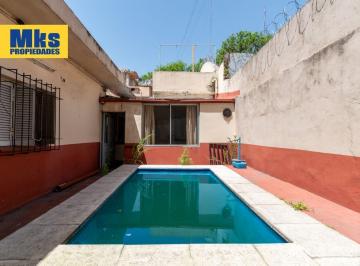 Casa · 150m² · 6 Ambientes · 2 Cocheras · Venta. Casa Sobre Lote Propio. Piscina y Terraza. 5 Dorm..