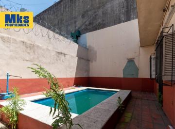 Casa · 150m² · 6 Ambientes · 2 Cocheras · Venta. Casa Sobre Lote Propio. Piscina y Terraza. 5 Dorm..