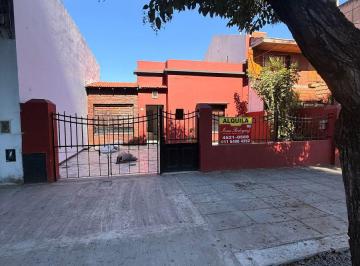 Casa Alquiler de 5 ambientes · Casa de 225 m² Totales con 4 Dorm. en Alquiler en Saavedra