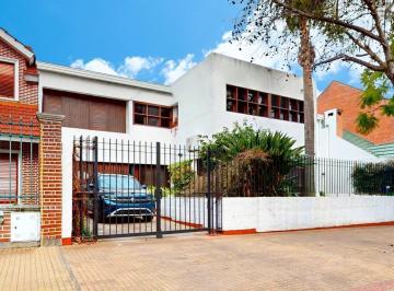 Casa · 468m² · 9 Ambientes · 4 Cocheras · Casa de Categoría con Parque, Pileta y Quincho en Barrio Norte