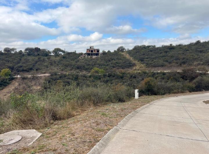 Terreno · 1293m² · 1 Ambiente