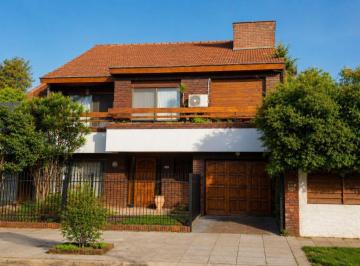 Casa de 6 ambientes, Vicente López · Florida - Muy Cerca de Estación Dr. Cetrángolo Ffcc Bme Mitre Ramal Mitre. Sobre Lote de 260 m²
