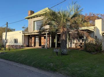 Casa · 250m² · 4 Dormitorios · 1 Cochera · Casa de 4 Dorm. en El Pueblo de Jose Ignacio