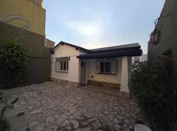 Casa · 130m² · 4 Ambientes · Alquiler Casa 4 Ambientes en Centro de Boulogne