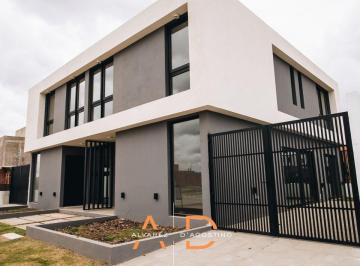 Casa de 4 ambientes, Córdoba · Venta Duplex 3 Dorm., Quebradas de Manantiales