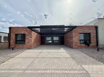 PH · 70m² · 2 Dormitorios · 1 Cochera · Duplex de 2 Dorm. y 1 Baño en Rincones de Manantiales! Todo en Planta Baja!