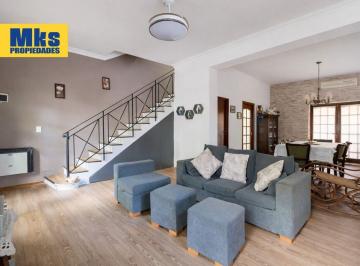 Casa · 146m² · 4 Ambientes · Venta. Casa 4 Ambientes. Patio y Jardin. Barrio Cerrado.