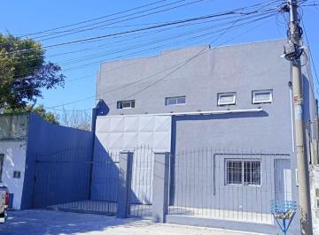 Bodega-Galpón , Hurlingham · Galpon con Oficinas de 300 m² en Alquiler en Villa Tesei