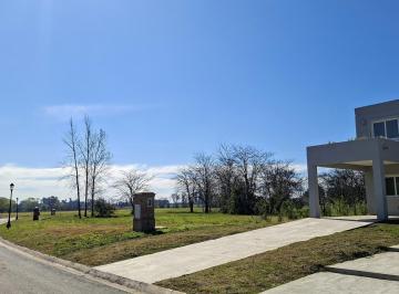 Terreno · 800m² · Excelente Lote Muy Cerca de La Cancha de Polo 5 en Tilbury, Pilará