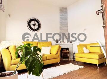 PH · 105m² · 5 Ambientes · 2 Cocheras · Excelente Ubicación PH 5 Ambientes con Jardin y Pileta - Apto Crédito