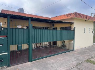 Casa · 160m² · 3 Ambientes · 1 Cochera · Casa a La Venta 3 Amb + Dpto 3 Amb Al Fondo en Merlo Centro