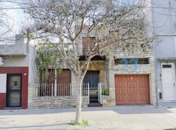 Casa de 5 ambientes, Mataderos · Casa de 5 Ambientes con Garage en Venta - Mataderos
