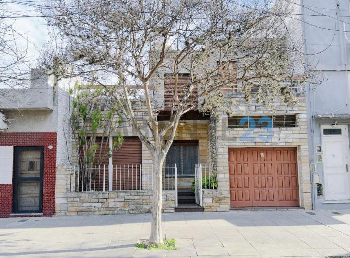 Casa · 100m² · 5 Ambientes · 1 Cochera