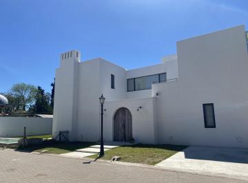 Casa · 183m² · 5 Ambientes · 2 Cocheras · Casa en Alquiler Temporario Enero 2026 - La Horqueta - San Isidro