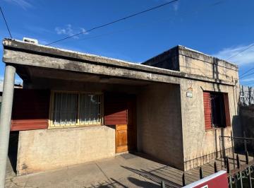 Casa · 240m² · 3 Ambientes · 3 Cocheras · Adolfo Sourdeaux | 2 Dorm | Lote 240 m² | Sólida Construcción