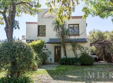 Casa · 179m² · 4 Ambientes · 1 Cochera · Casa en Venta en Santa María de Los Olivos