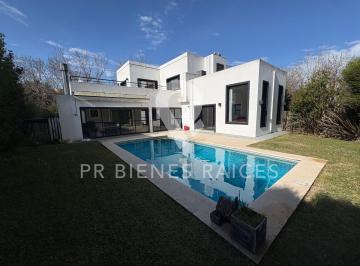 Casa · 297m² · 5 Ambientes · Casa en Venta en El Lauquen Club de Campo