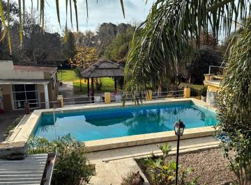 Casa · 321m² · 6 Ambientes · 4 Cocheras · Casa Quinta en Venta en Lobos
