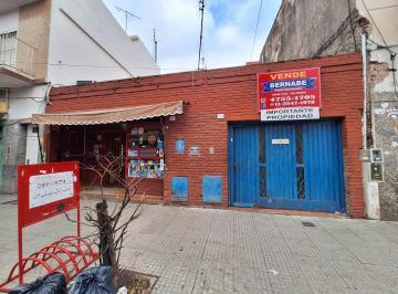 Local comercial · 207m² · 1 Ambiente · 2 Cocheras · Venta Local con Vivienda Villa Maipu